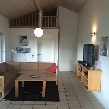 Lonne House 53 *